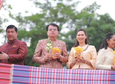 วันที่ 10 กรกฎาคม 2568 พิธีทำบุญตักบาตรบนหลังช้าง ... พารามิเตอร์รูปภาพ 1